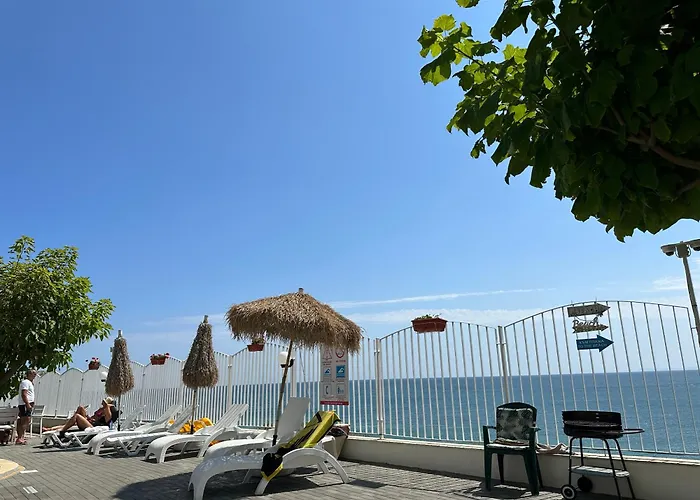 Alex アパート エレニテ